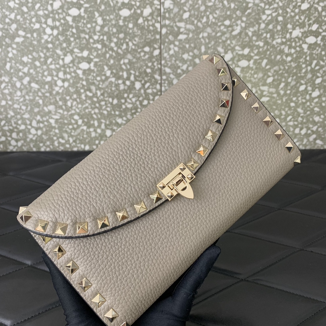 Valentino Garavani Rockstud Small Shoulder Bag in Grey Grainy Calfskin